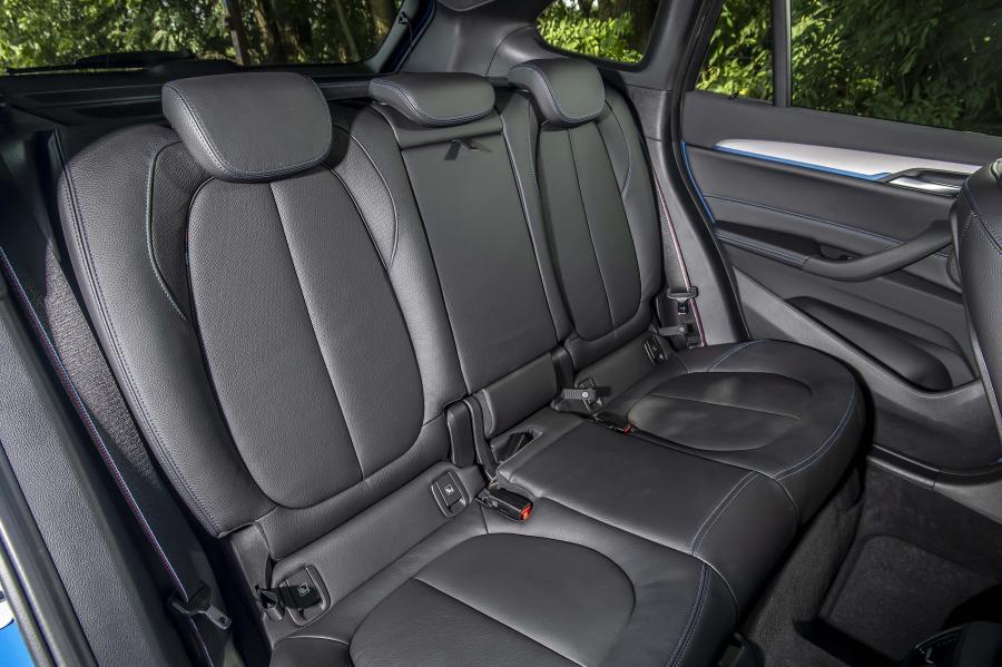 Интерьер BMW X1 xDrive25i M Sport (F48) 2019 года  (WW) (фото 99 из 112)